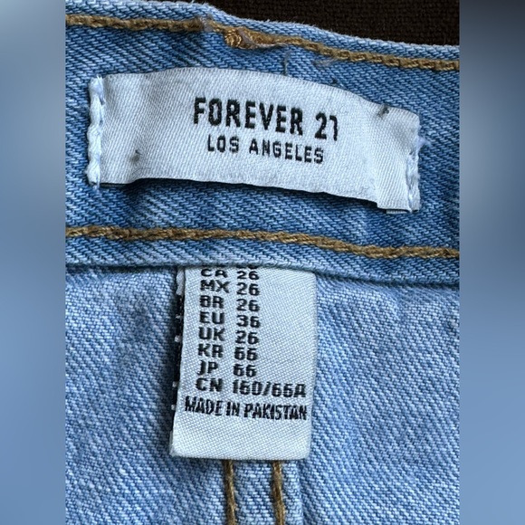 Forever 21 Mini Light Blue Jean Skirt Front Button Closure Back Pockets SZ XS - Picture 5 of 7